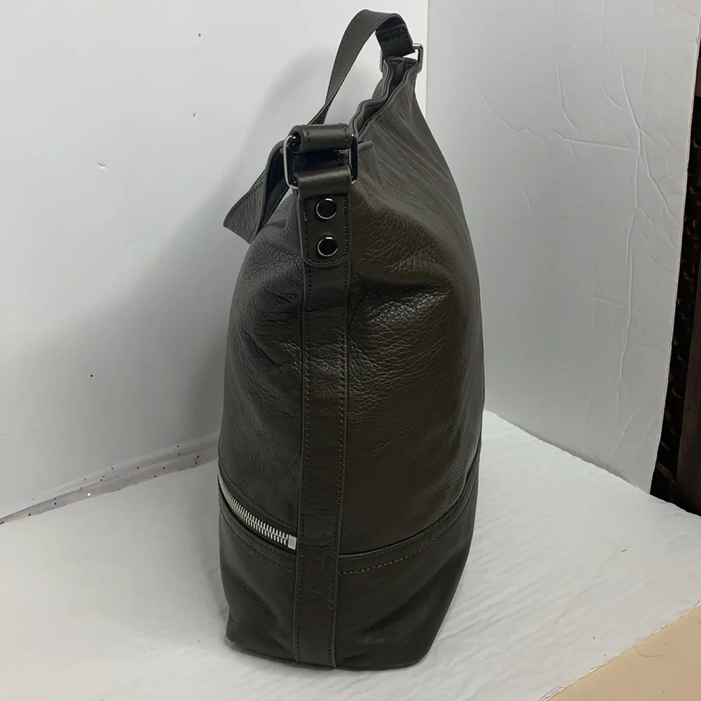 Margot Hobo in Forrest green with silver tone